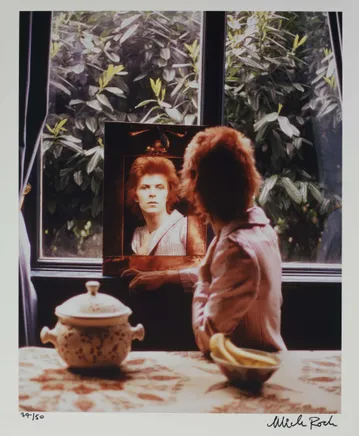 Mick Rock, Bowie in Mirror, UK , 1972