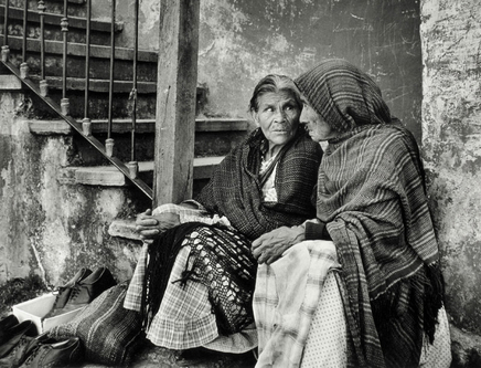 Reva Brooks, Platicas (The Chat), circa 1955