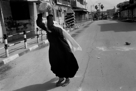 Larry Towell, Palestine Square, Gaza City, Gaza, 1994