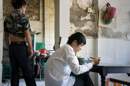 Scott Conarroe, A Diner, Haikou Hainan, 2012