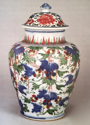 A WUCAI JAR AND COVER, Transitional