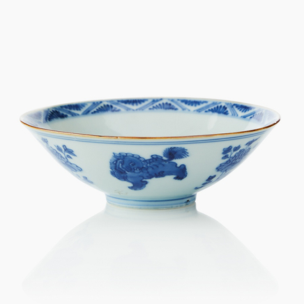 A FINE CHINESE BLUE AND WHITE 'LION' BOWL , Shunzhi (1644‑1661)
