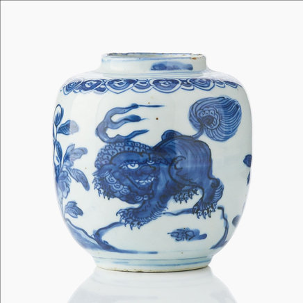 A CHINESE BLUE AND WHITE JAR, Ming Dynasty (1368-1644), Wanli Period (1572-1620)