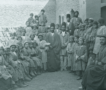 Ernest Hoeltzer , Jewish school, Isfahan, Late 19th Century