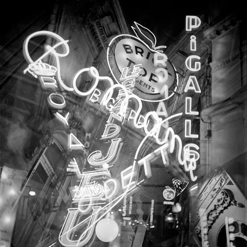 Les enseignes lumineuses de Pigalle, vers 1935  Tirage argentique sur papier baryté  60x60 cm  Roger Schall  Edition of 5 plus 5 AP