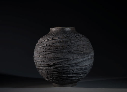 Patricia Shone Strata Jar i, 2021 raku 17cm (h) x 16cm x 16cm