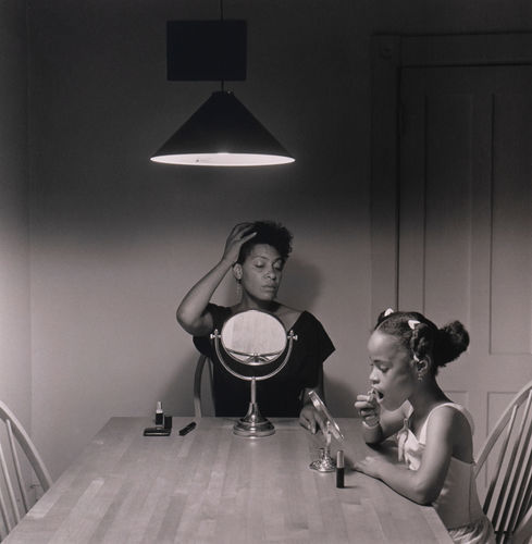 Carrie Mae Weems, Untitled (Woman and daughter with makeup), 1990