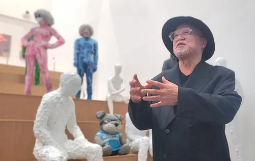 “A World of My Own” Artist CI KIM’s Solo Exhibition That Alone Is My World