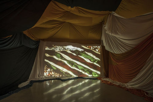 STEPHEN DEAN . Football: Designing the Beautiful Game