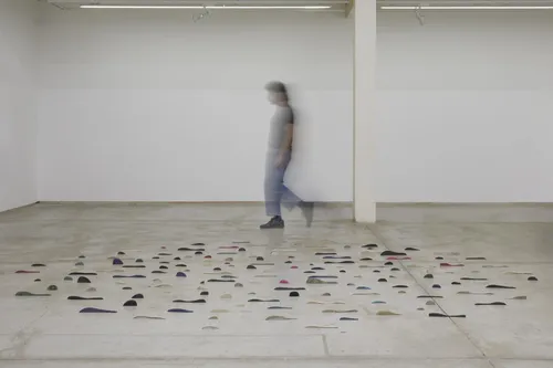 ZÉ TEPEDINO . SEGURANDO UM ESPELHO TENTEI TE MOSTRAR O AMANHECER