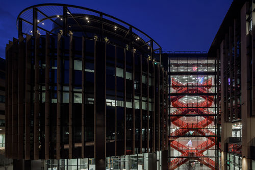 Camille Utterback, Fathom, at Stanford University's CoDa building. Photo: © Henrik Kam, 2025