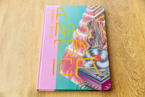 Anatómica by Cisco Jiménez