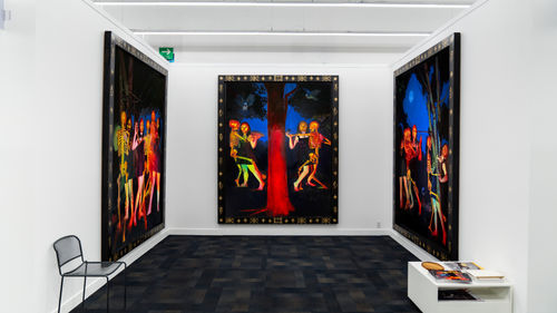 Retienen obra en aduana... la pinta en vivo, El año pasado, en Material, algunos diseñadores recrearon muebles y decoraciones con...