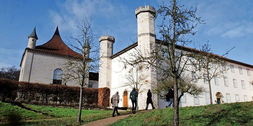 Das Kunstmuseum Schloss Derneburg hat ab Sonntag wieder geöffnet. Hier ein Blick auf den Ostflügel – der Nordflügel auf der Rückseite des Schlosses wird aktuell saniert. Foto: Werner Kaiser