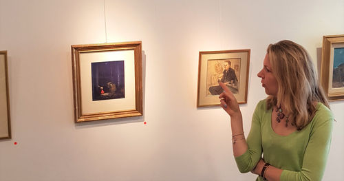 Christina giving a talk during our Nordic Summer exhibition in Hampstead.