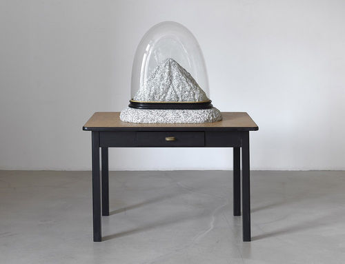 Ulrich Vogl, NATIONAL MONUMENT, Silesian granite, glass, wood, paint, 137 x 110 x 70 cm, 2024