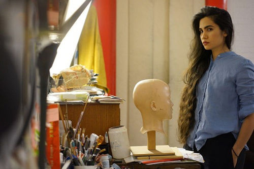 Portrait of Mandy El-Sayegh in her studio. Photography by Abtin Eshraghi. Courtesy of the artist and Lawrie Shabibi