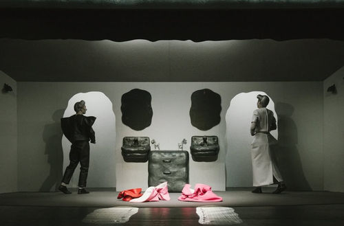 Photo by Lex Karelly