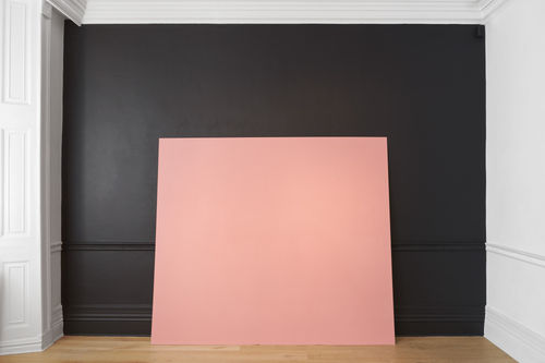 Lili Dujourie. 'Amerikaans imperialisme (American Imperialism)', 1972/2020. Installation view at KOHTA