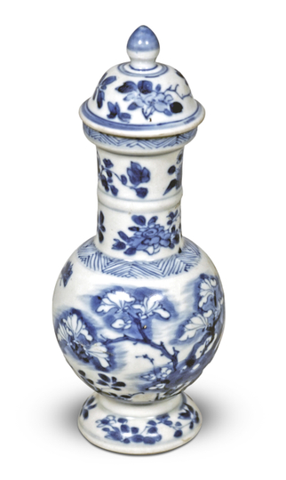 Chinese Blue and White Porcelain Small Baluster Vase from the Vung Tau Wreck