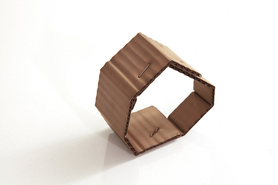 David Bielander, Wellpappe, 2017. Silver, white gold