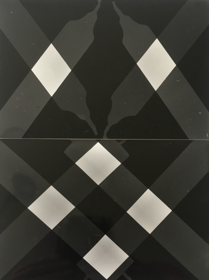 Jürg Hugentobler o.T., 2021 Fotopapier, 25x20 cm Papierbelichtung