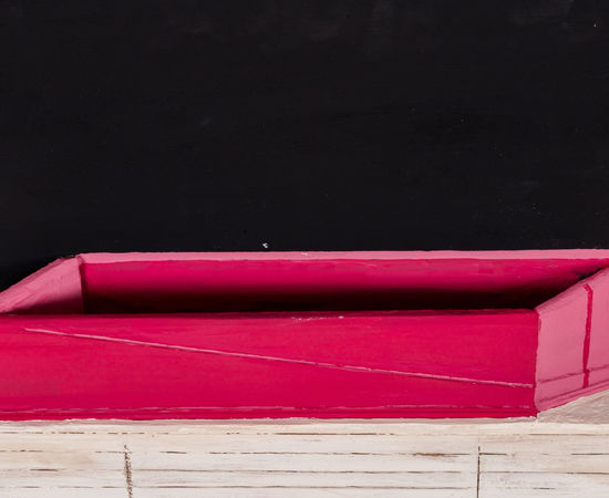 Horia Damian, Le Sarcophage rouge