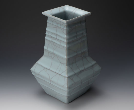 SUZUKI Sansei 鈴木三成, Four-sided faceted flower vase with celadon glaze