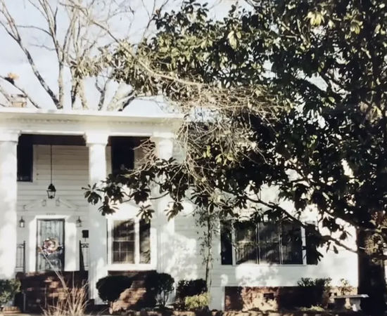 Daonne Huff, Framing (Big White House) Stay in Touch for Mom and Dad, 2020