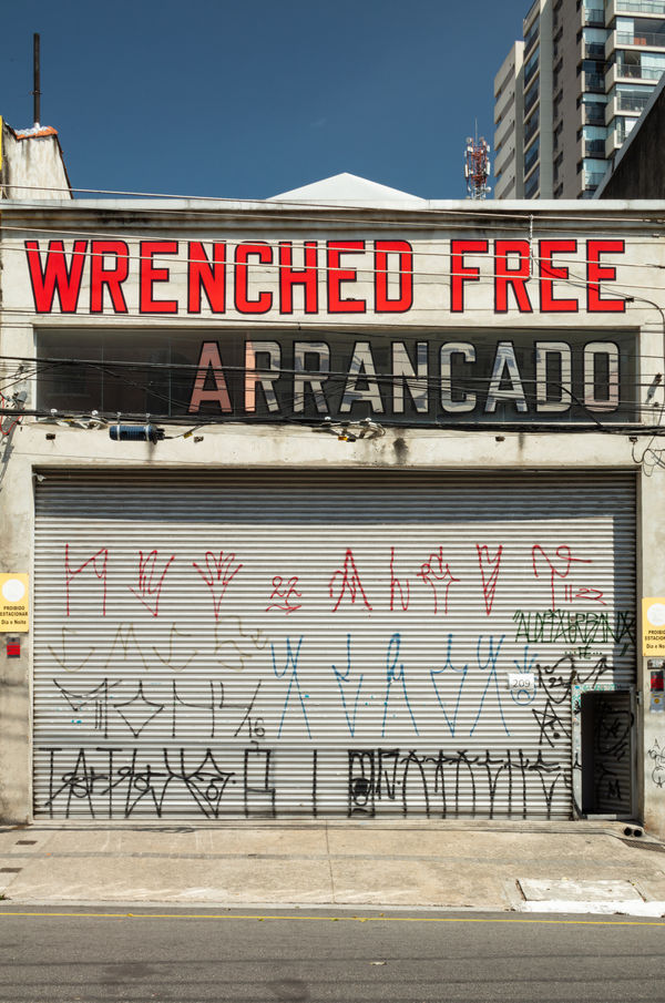 Lawrence Weiner, WRENCHED FREE, 2014