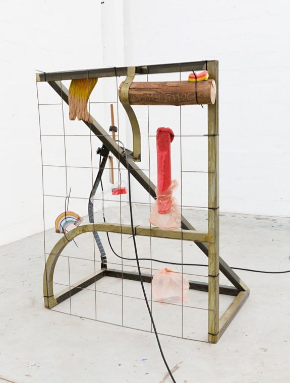 Neïl Beloufa, Fire Hairs, Missed date and great expectations in a park, her curves, 2014