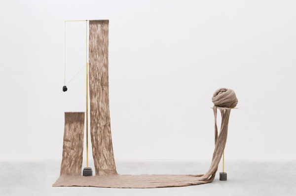 Paloma Bosquê, Duas Pedras / Two Stones, 2017