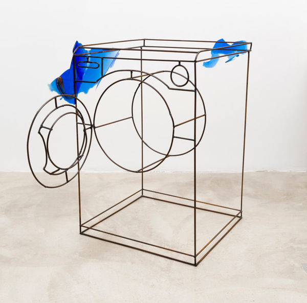 Neïl Beloufa, Máquina de lavar, 2017
