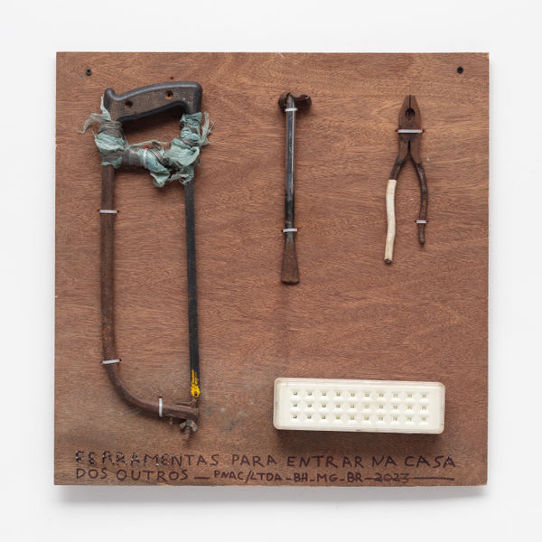 Paulo Nazareth, Ferramentas para entrar na casa dos outros, 2022