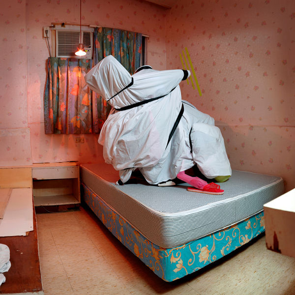 Meng Jin & Fang Er, Snow White Hotel, 2008