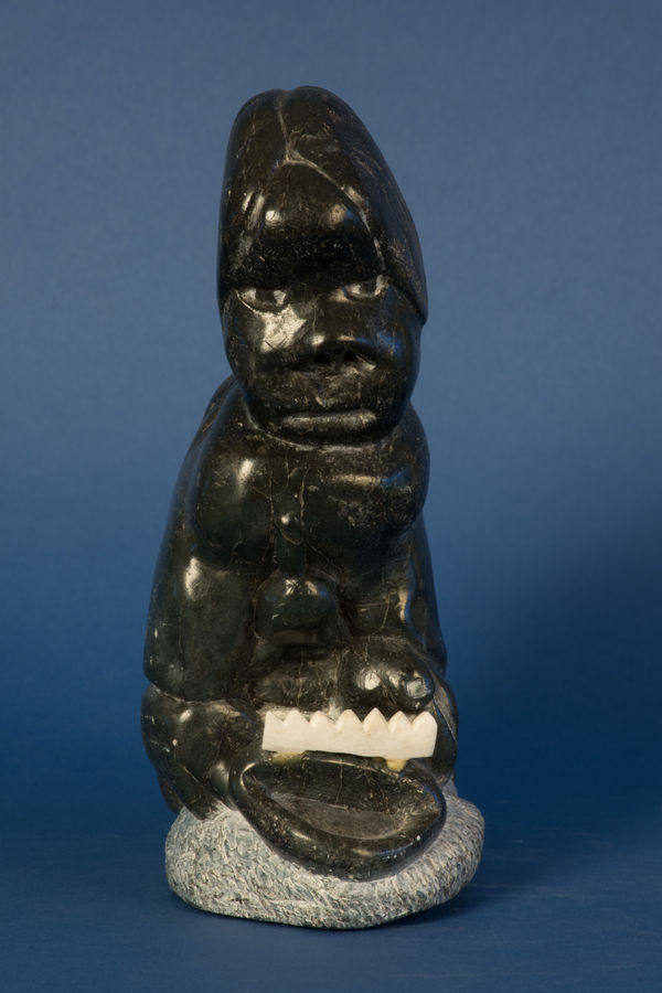 Johnny Inukpuk, Mother & Child / Mere et enfant, ca. 1990