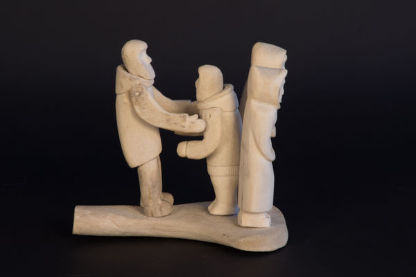 Martha Ikiperiak Eekerkik, Family / famille, ca. 1975