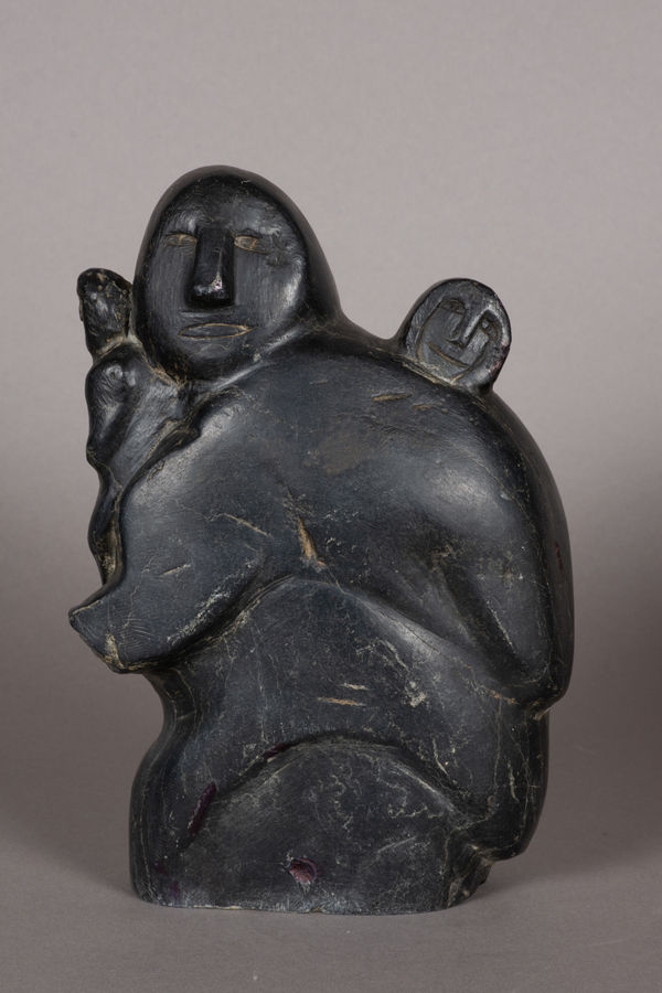 Peggy Qablunaaq Aittauq - Mother & Children / mere et enfants, ca. 1980