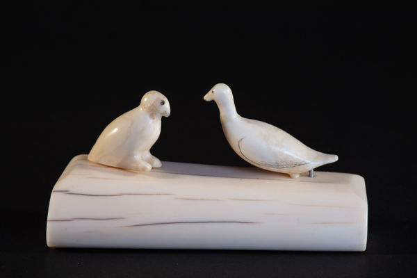 Unidentified / non-identifié, Birds on Base / oiseaux, ca. 1970