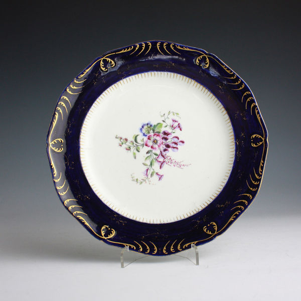 Sèvres Porcelain, An Early Vincennes Plate, circa 1752