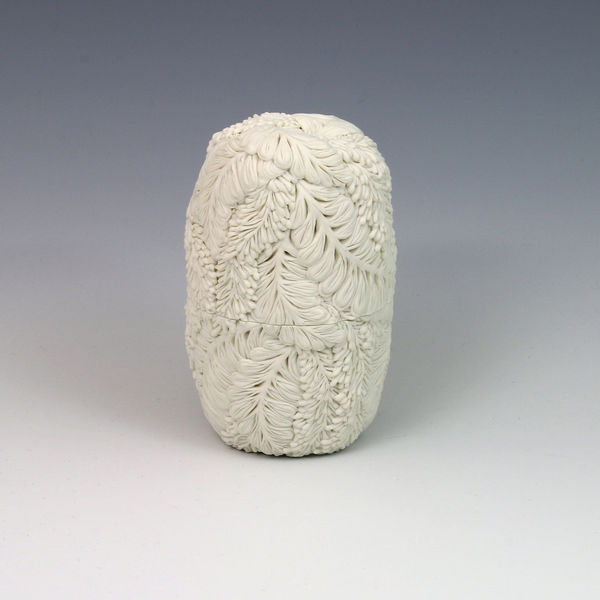 Hitomi Hosono, A Very Small Wisteria Box, 2015