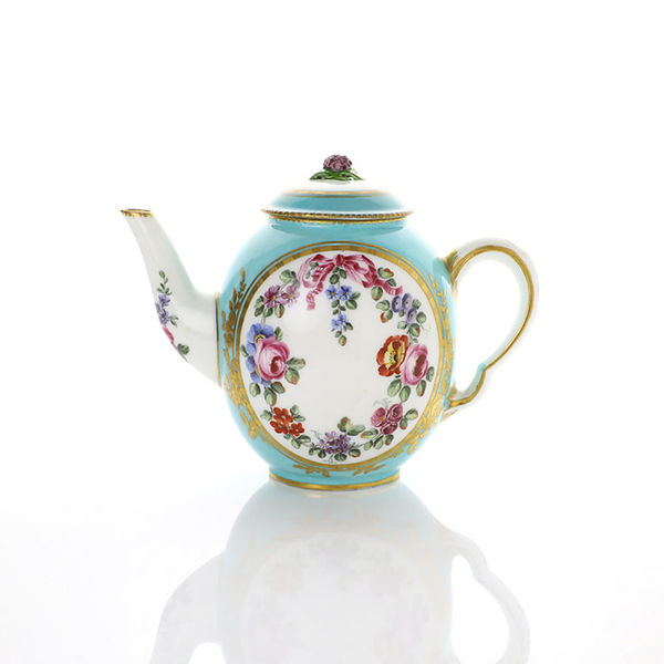 Sèvres Porcelain, A Soft-Paste Sèvres Porcelain Tea Pot and Cover, 1763