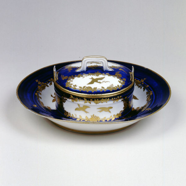 Sèvres Porcelain, Covered Butter Dish and Stand, 1753-4