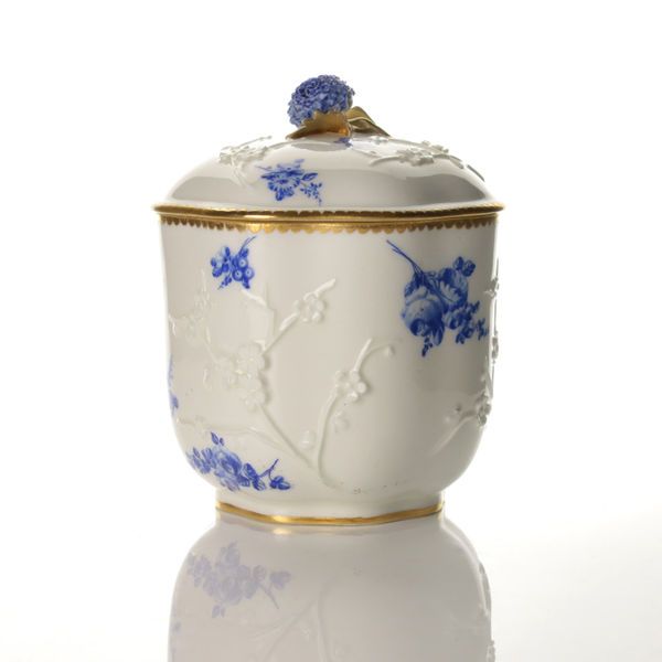 Sèvres Porcelain, A Soft-Paste Sèvres Porcelain Octagonal Sugar Bowl and Cover, 1759