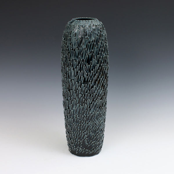 Jonathan Wade, Large Dark Textured Vessel, 2015