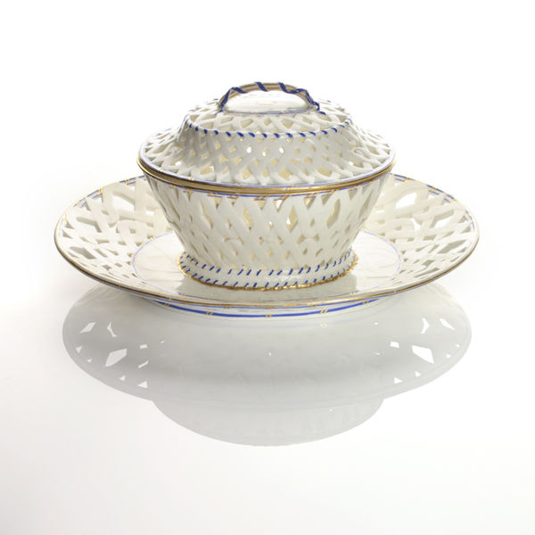 Sèvres Porcelain, A Sèvres Chestnut Bowl (Marronnière), 1760