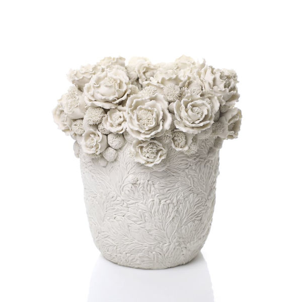 Hitomi Hosono, A Dancing Tsubaki and Mangrove Vase, 2019