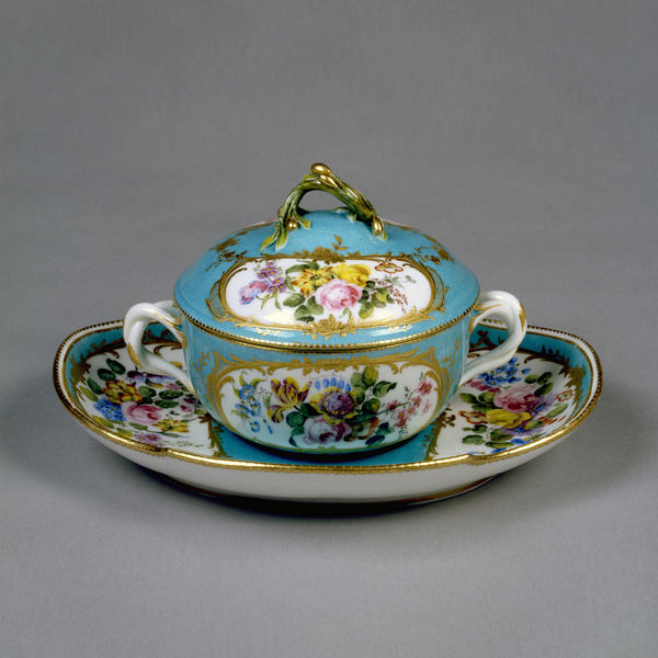 Sèvres Porcelain, A Sèvres Ecuelle, Cover & Stand, circa 1760-62