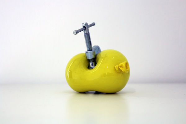 Sara Ahli, Clenched Balloon (Yellow), 2021