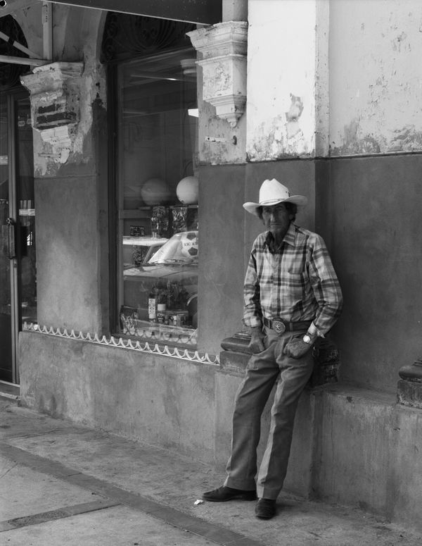 Alberto Herrera, Esperando en el Mercado Municipal